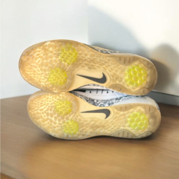 Nike Men’s Zoom Trout 4 Turf Black Grey Sneakers Size 8.5. - Picture 5 of 5